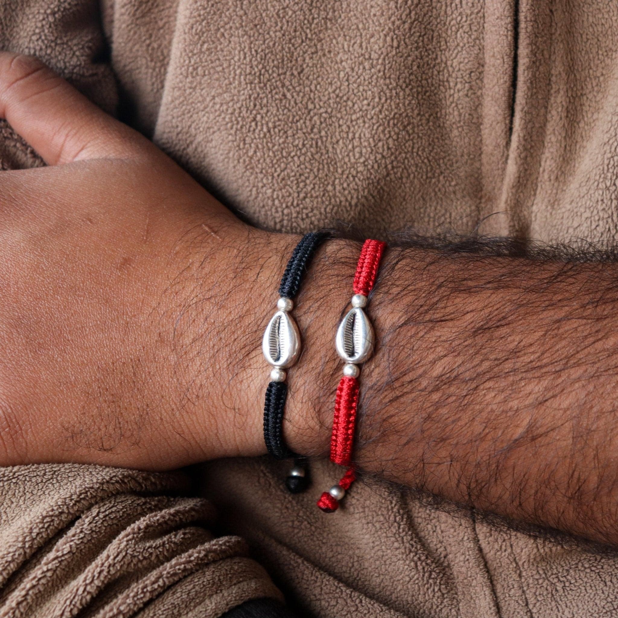 Cowrie Nazarbattu Bracelet( Black/Red)