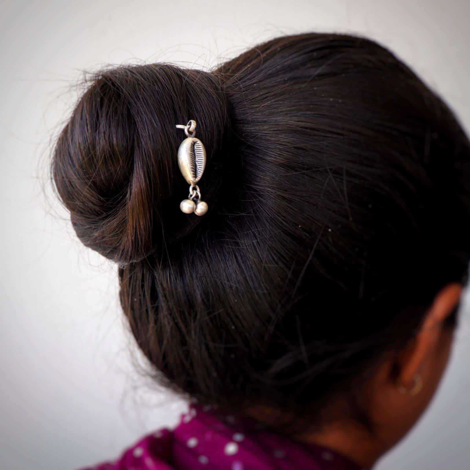 Cowrie Juda Pin