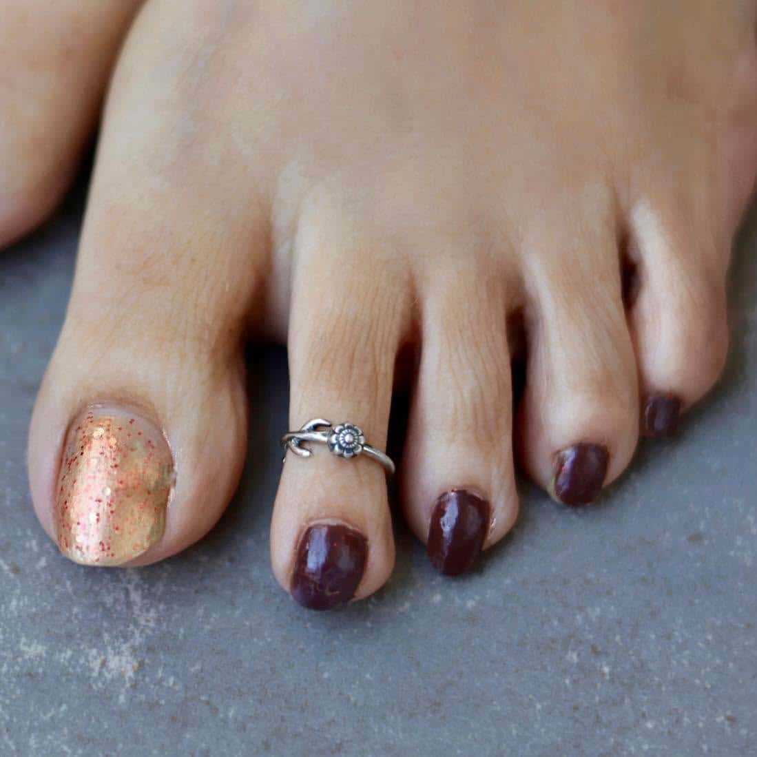 Crown Pearl Toe-Rings (Pair)