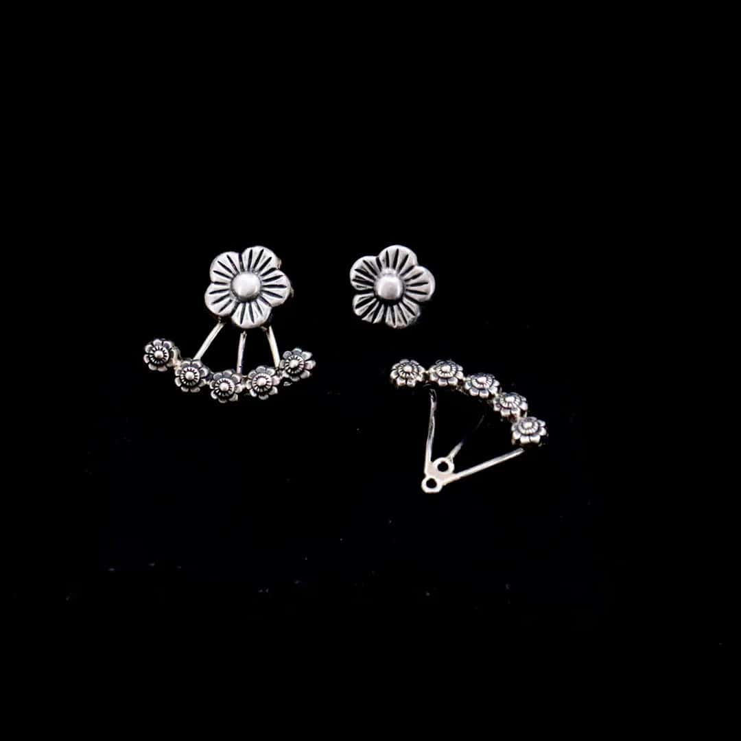 Daisy Earrings with Bouquet attachment