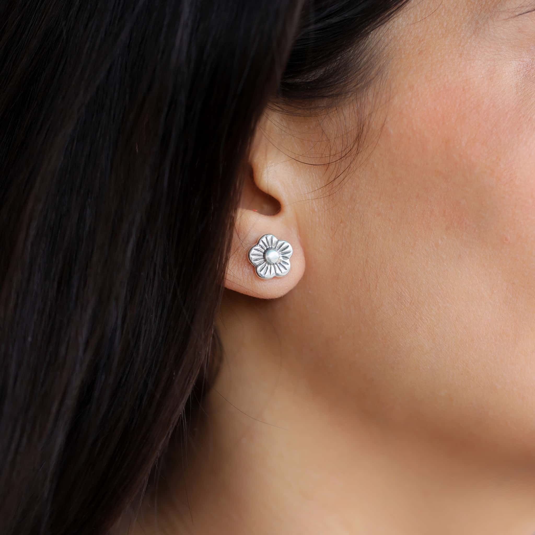 Daisy Earrings with Bouquet attachment