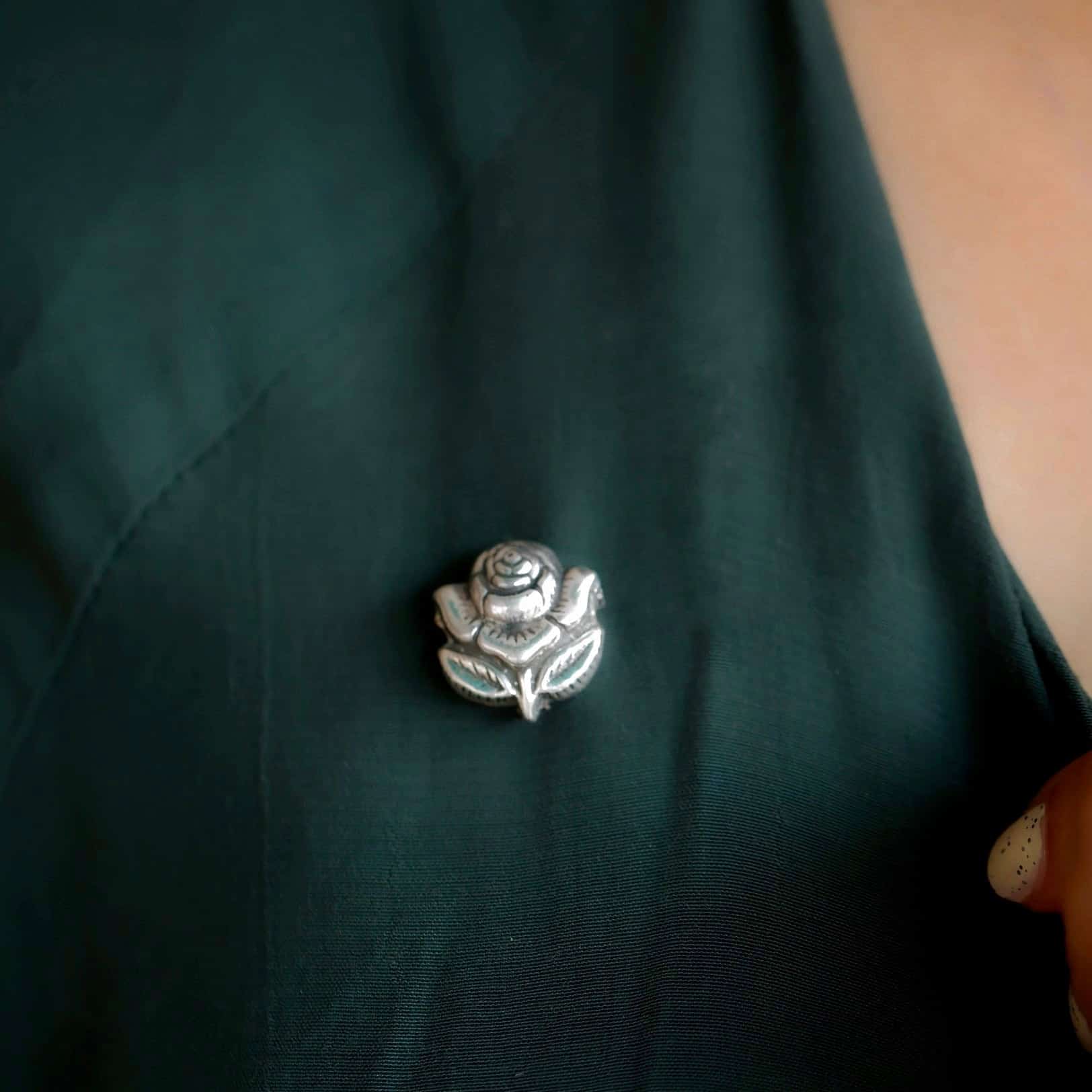Gulab Unisex Brooch
