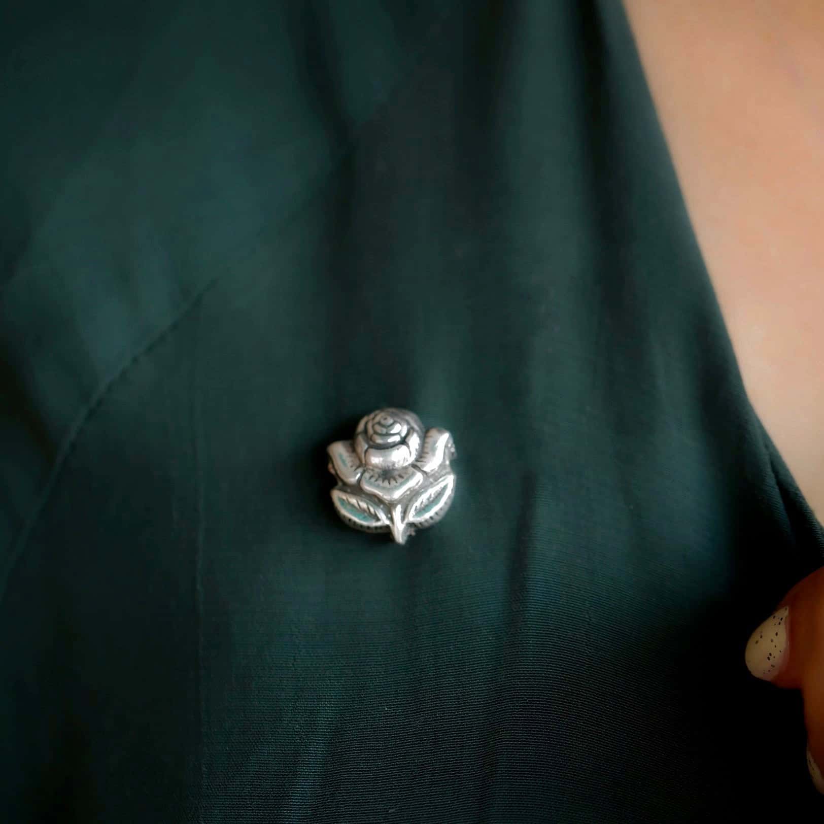Gulab Unisex Brooch